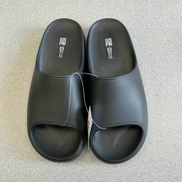 NEW 32 Degrees Cool  Women's 7.5-8.5 Black Cushion Slide Sandals - Picture 9 of 9